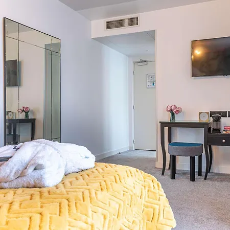 Mercure Paris Cloud Hippodrome 4*