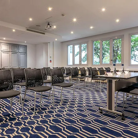 Mercure Paris Cloud Hippodrome Hotel