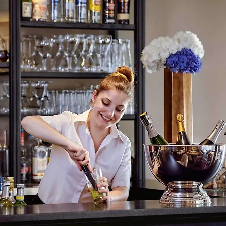 Mercure Paris Cloud Hippodrome 4* Saint-Cloud