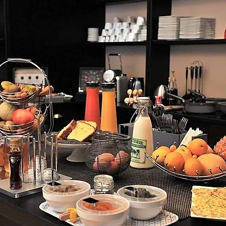 巴黎圣克卢竞技场美居酒店 4* 克劳德