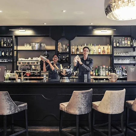 巴黎圣克卢竞技场美居酒店